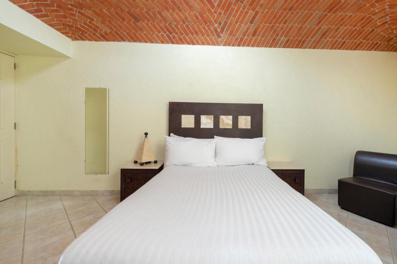 Hôtel Capital O Cava Piedra à Tequisquiapan Extérieur photo